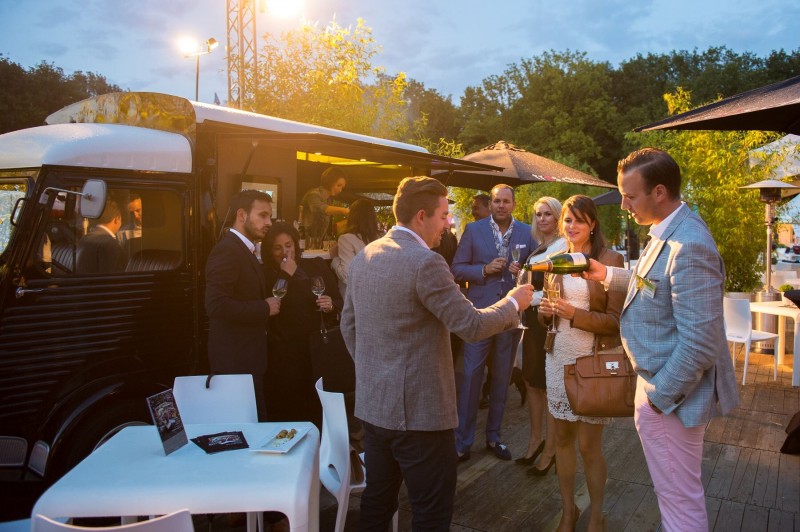 Receptiebus